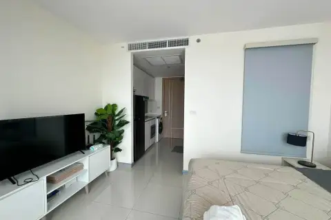 Studio Condo for Rent at The Riviera Jomtien, Pattaya, Thailand — Condo — photo 2