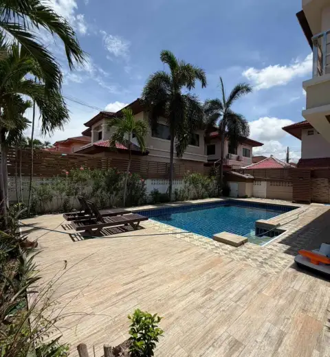 4 Bedroom House for Sale & Rent in East Pattaya, Pattaya, Thailand — 4-bedroom House — photo 2
