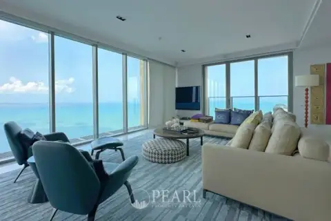2 Bedroom Condo for Sale at Northpoint second bedroom with twin beds