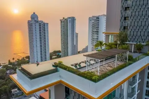 Studio Condo for Rent at Riviera Wong Amat Beach, Pattaya, Thailand — Condo — photo 2