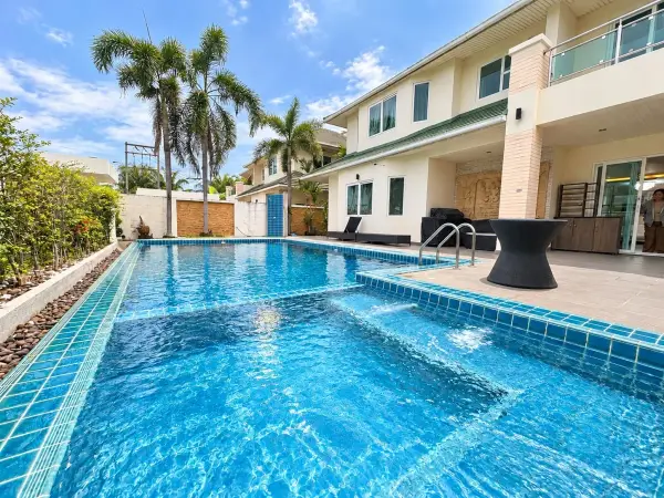 4 Bedroom House for Rent in East Pattaya