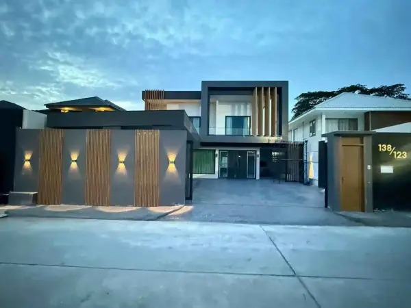 5卧房屋出租，位于 View Point Village