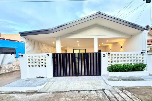 3 Bedroom Townhouse for Sale in East Pattaya