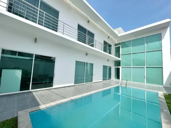 6 Bedroom House for Sale & Rent in Pratumnak Hill