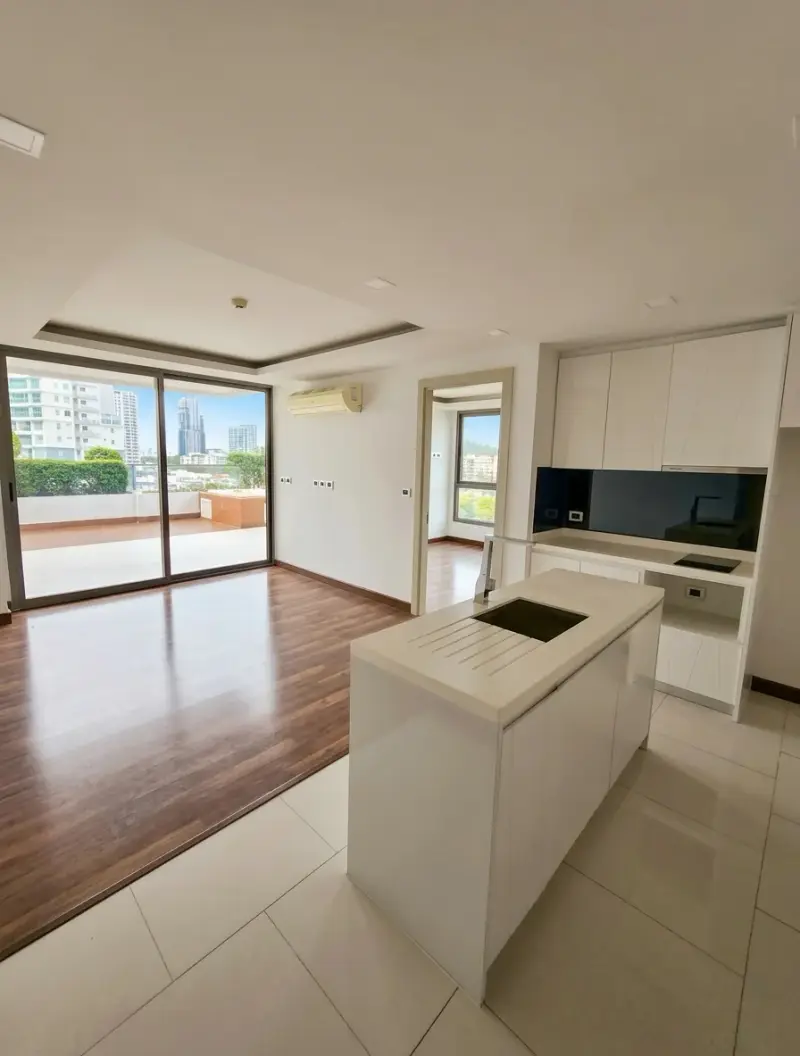1 Bedroom Condo for Sale at The Peak Towers