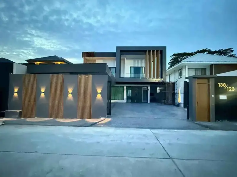 5卧房屋出租，位于 View Point Village