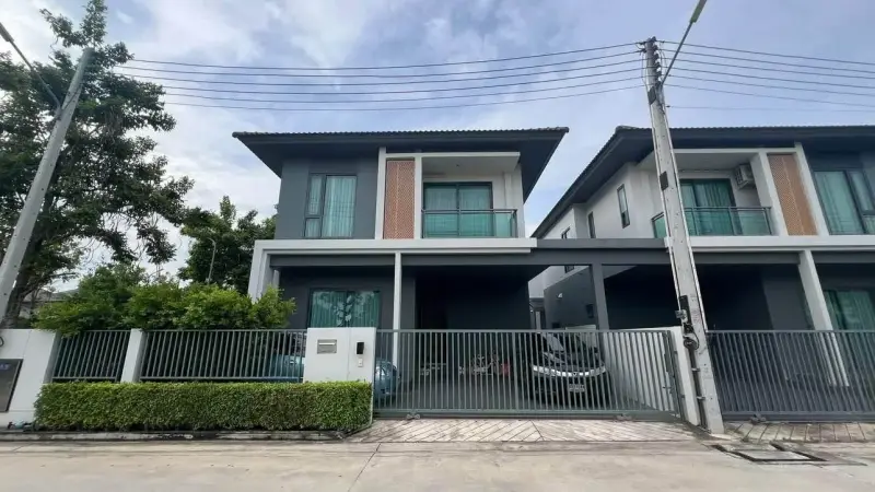 3卧房屋出售，位于 Patta Define