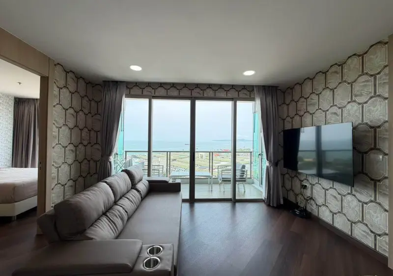 2 Bedroom Condo for Sale at The Riviera Jomtien