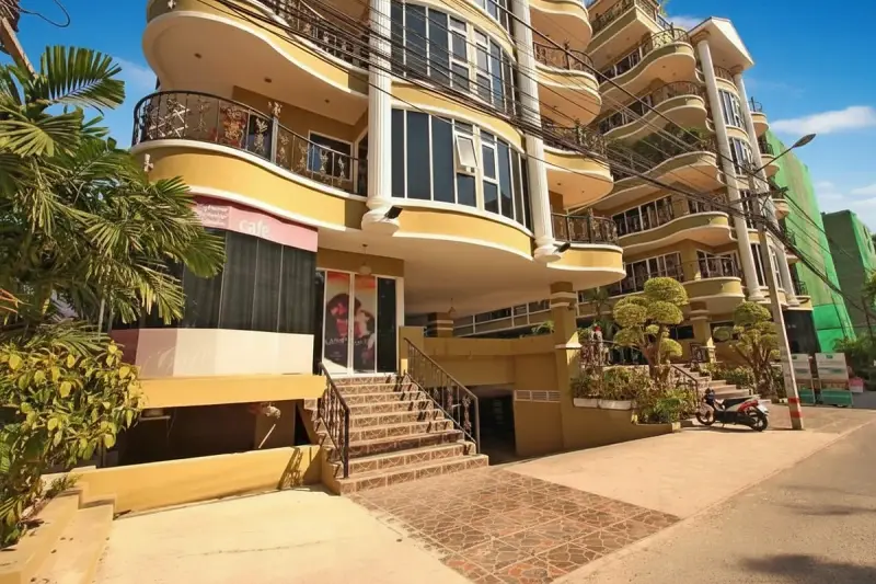Siam Oriental Twins, Pratumnak Hill, Pattaya