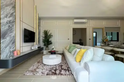 3 Bedroom House for Sale in Celestial Villa spacious living room