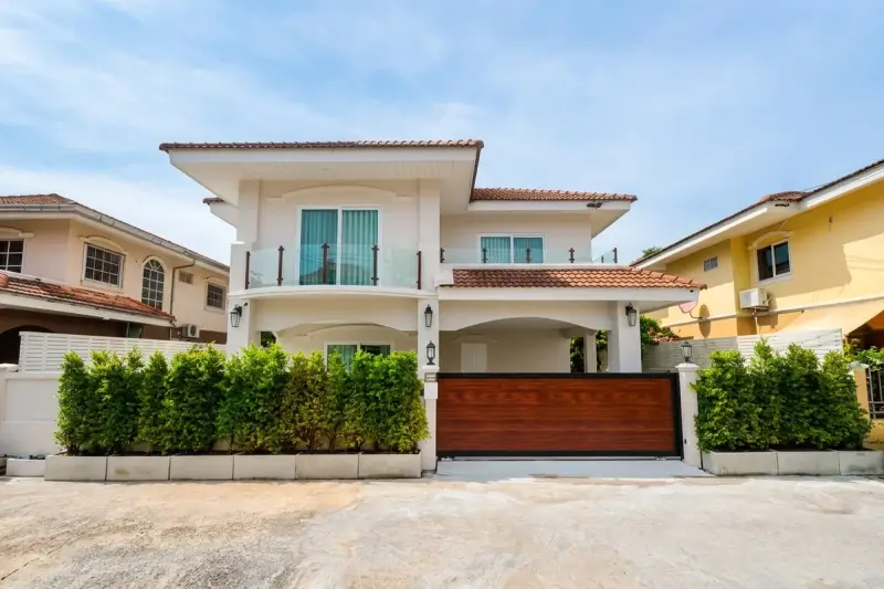 4 Bedroom House for Sale at Wonderland II – Villa/House for Sale in Pattaya