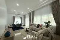 3 Bedroom House for Sale in East Pattaya spacious living room