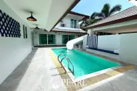 3 Bedroom House for Sale in Sea Breeze Villa Pattaya private swimming pool