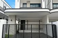 3 Bedroom House for Sale at Glam Boonsampan 6, Pattaya, Thailand — 3-bedroom House — photo 1