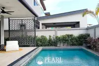 3 Bedroom Villa for Sale in Bang Lamung modern kitchen with island