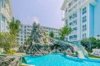 1 Bedroom Condo for Sale in Grand Florida Beachfront Condo Resort Pattaya living room with modern furniture
