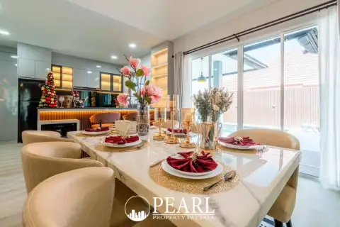 4 Bedroom House for Sale in L Pattaya modern kitchen
