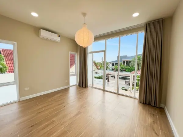 4 Bedroom House for Sale in Mabprachan
