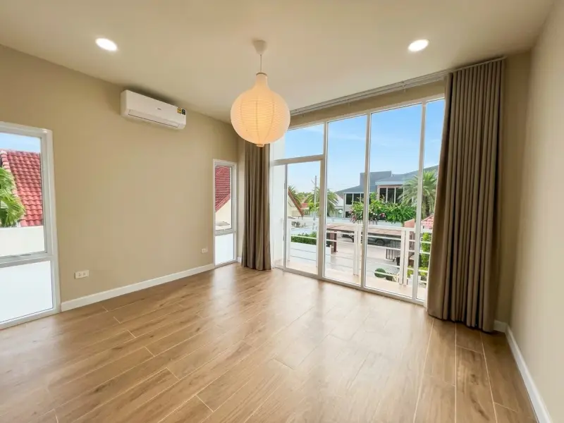 4 Bedroom House for Sale in Mabprachan – Villa/House for Sale in Pattaya