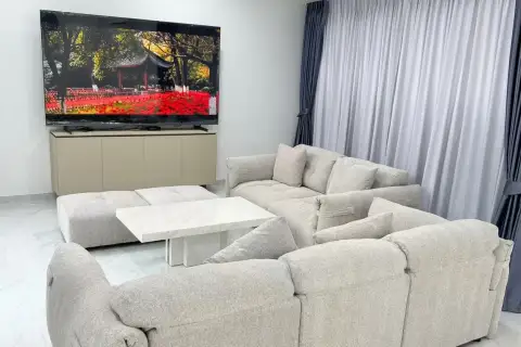 4 Bedroom Villa for Sale in Nong Prue master bedroom with ensuite bathroom