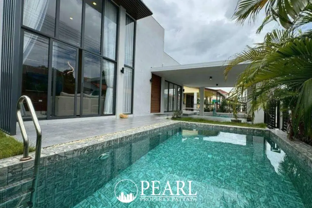 3 Bedroom House for Sale in Thamber Private Pool Villa exterior front view