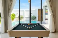 4 Bedroom House for Sale in View Point Village master bedroom with en-suite bathroom
