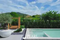 5 Bedroom House for Sale in Pattaya master bedroom