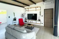 2 Bedroom House for Sale in Central Pattaya master bedroom with en-suite