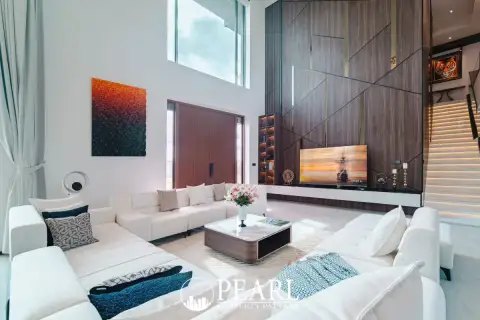 5 Bedroom House for Sale in Opal Village modern kitchen with island