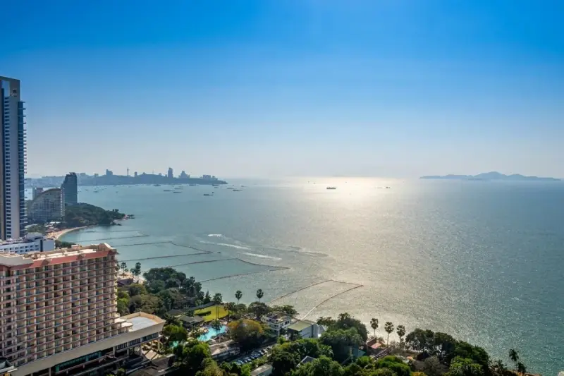 1 Bedroom Condo for Sale at Riviera Wong Amat Beach – Condo for Sale in Pattaya