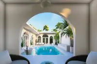 4 Bedroom House for Sale in Pattaya spacious living room