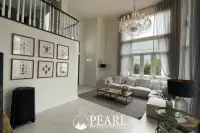 5 Bedroom House for Sale in Jomtien private swimming pool