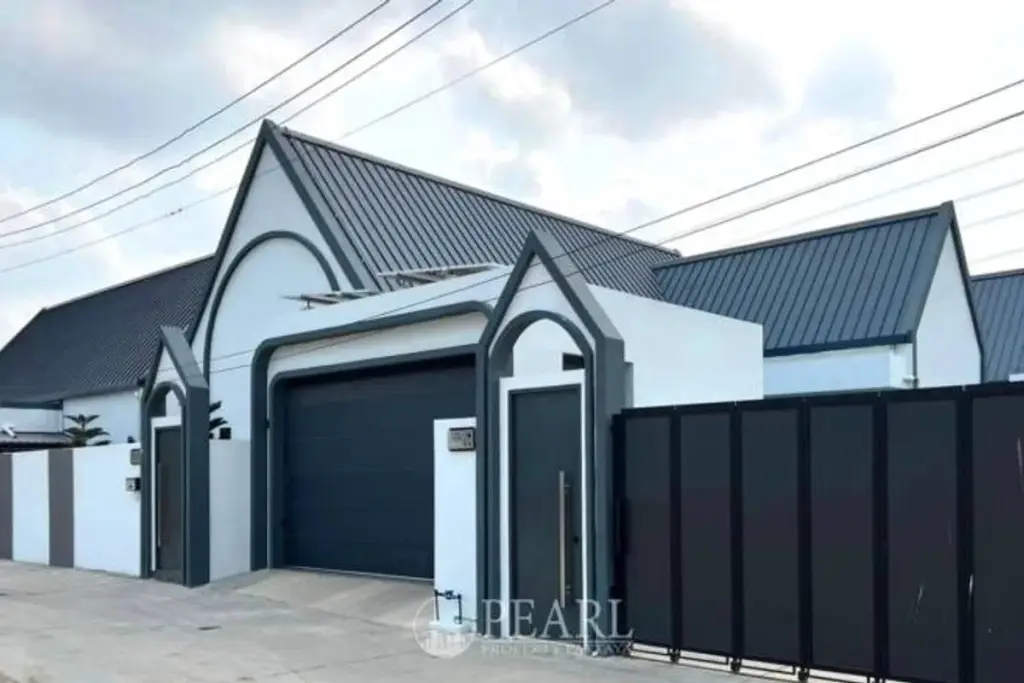 3 Bedroom House for Sale in Celestial Villa exterior facade