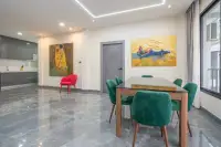 3 Bedroom Condo for Sale in Sunrise Beach Residence second bedroom with built-in wardrobe