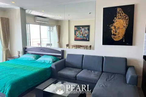 1 Bedroom Condo for Sale in View Talay 7 bathroom with shower and vanity