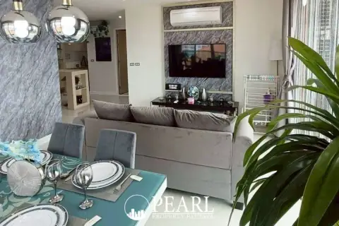2 Bedroom Condo for Sale in Grande Caribbean second bedroom with twin beds and ample light