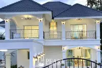 5 Bedroom House for Sale in L Pattaya spacious living room with modern furniture