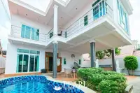 5 Bedroom House for Sale in Suksabai Villa exterior facade