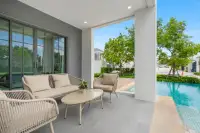 4 Bedroom House for Sale in The Palm Grandio's spacious living room