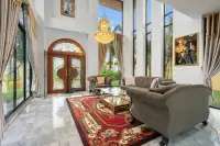 5 Bedroom House for Sale in Pattaya Paradise Village 2 private swimming pool