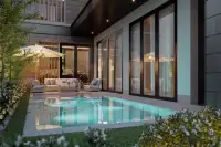 4 Bedroom House for Sale in Naklua master bedroom with en-suite