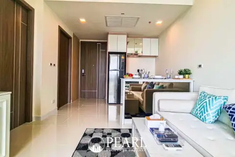 1 Bedroom Condo for Sale in Del Mare clean bathroom with shower