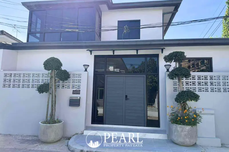 4 Bedroom House for Sale & Rent at Baan Suan Lalana – Villa/House for Sale in Pattaya