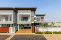 5 Bedroom Villa for Sale in Bang Lamung exterior view with garden