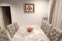 4 Bedroom House for Sale in East Pattaya master bedroom with ensuite