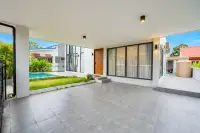 3 Bedroom House for Sale in Thamber Private Pool Villa spacious living room
