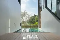 4 Bedroom House for Sale in Baan Talay spacious living room