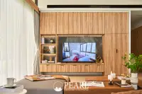 4 Bedroom Villa for Sale in Khao Mai Kaeo fully equipped kitchen with island
