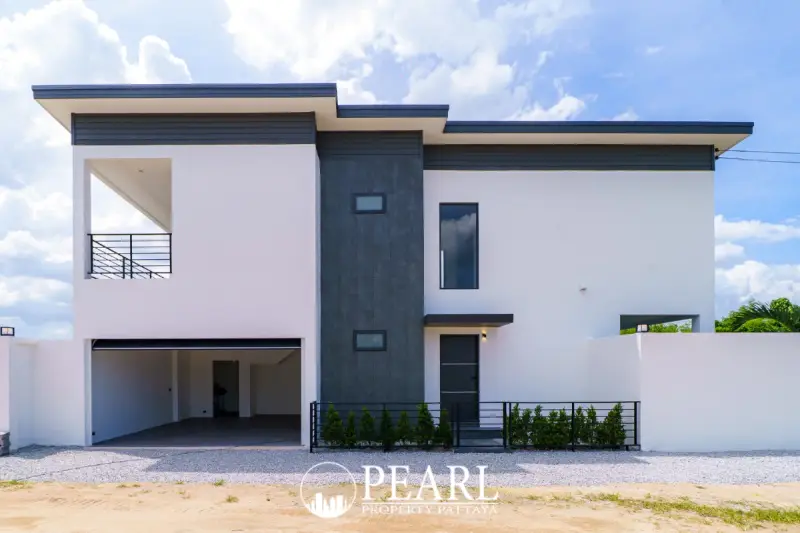 4 Bedroom House for Sale in Mabprachan – Villa/House for Sale in Pattaya