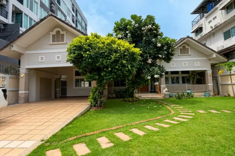 4 Bedroom House for Sale & Rent in Bang Lamung – Villa/House for Sale in Pattaya